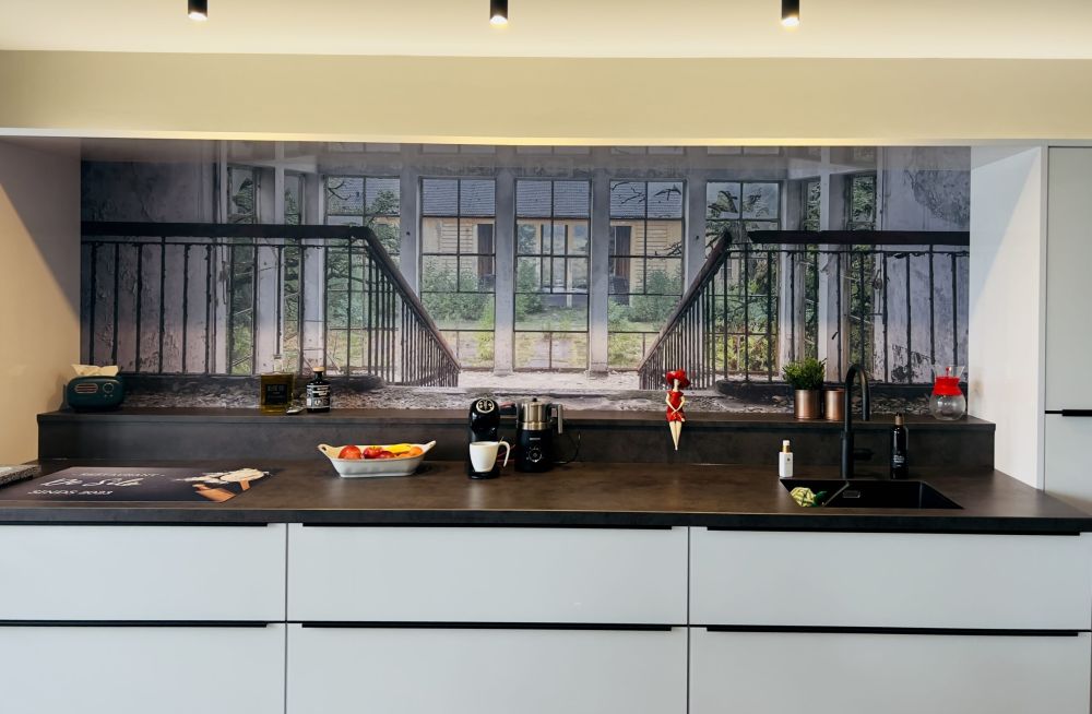 Trap in verlaten gebouw