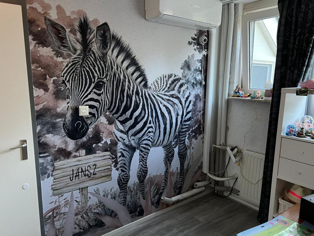 Jonge zebra in de natuur taupe