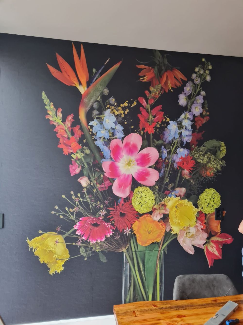 Boeket bloemen in glazen vaas