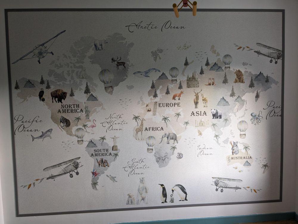 Wereldkaart met verschillende dieren