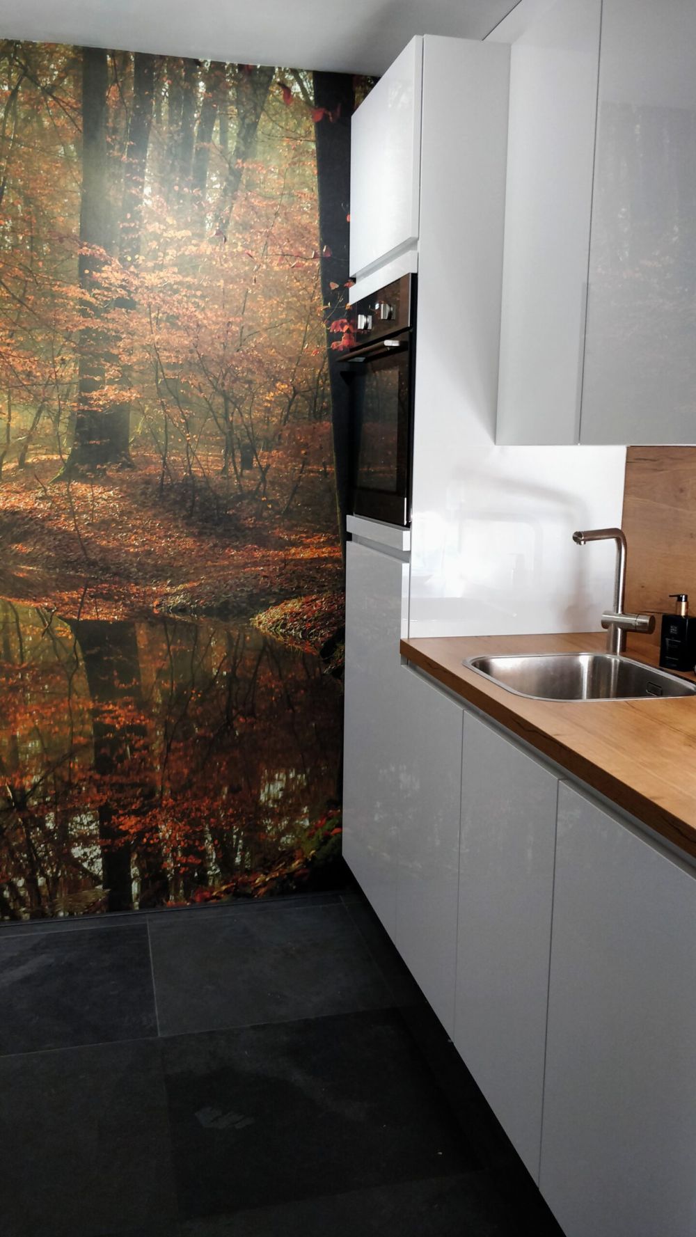 Beek door het bos