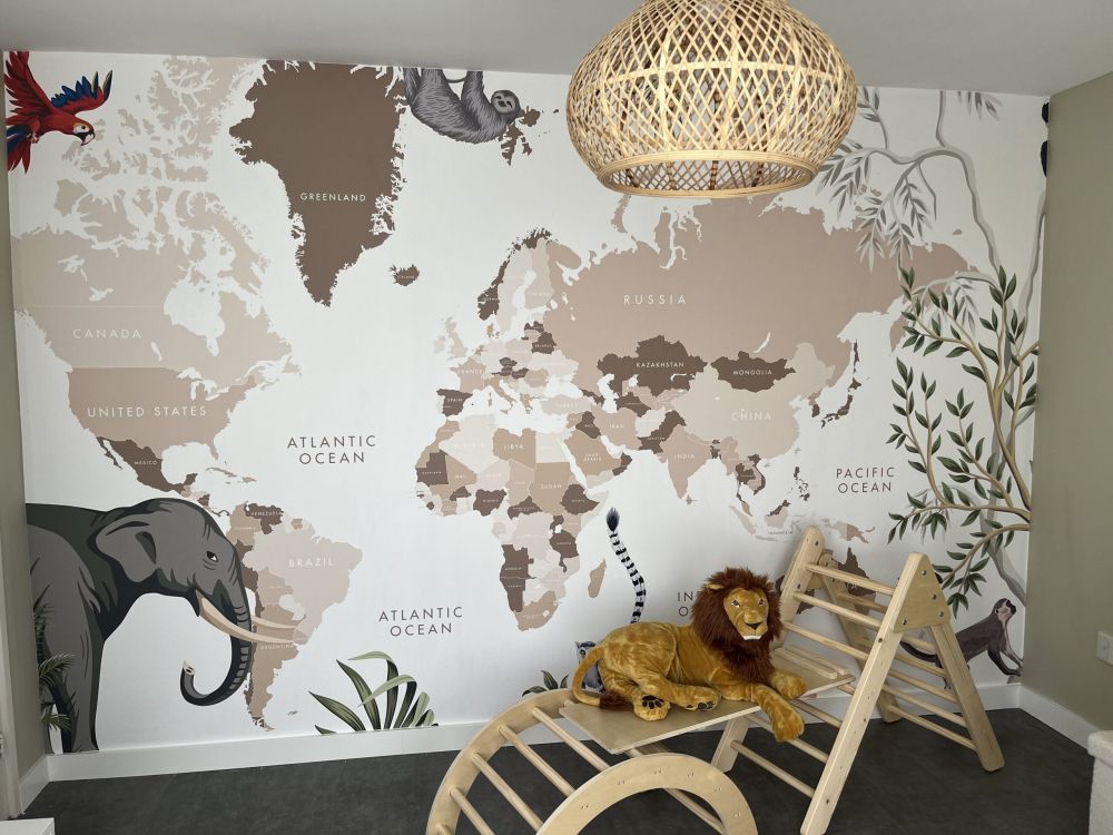 Wereldkaart met jungle dieren