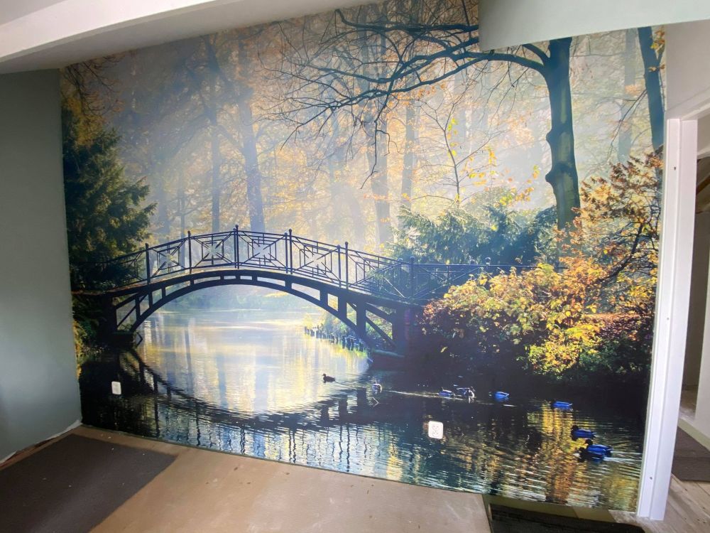 Oude brug in de herfst