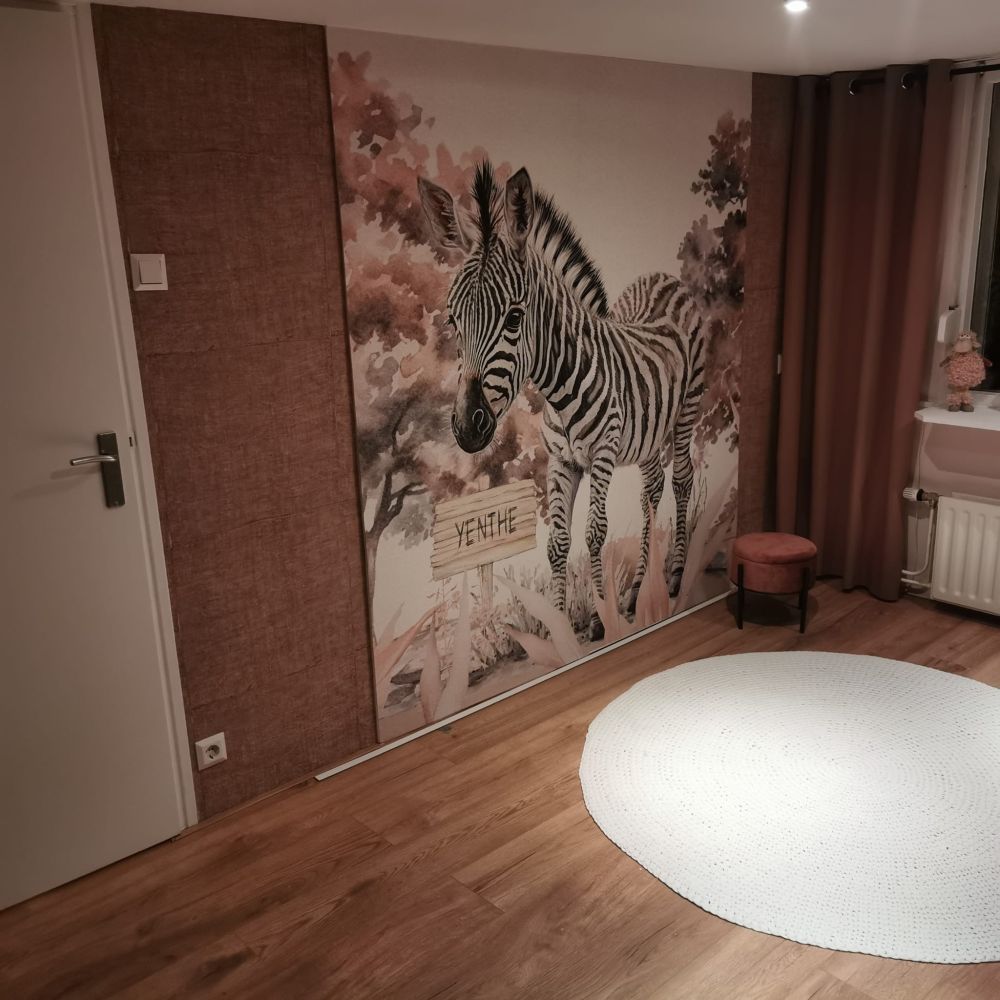 Jonge zebra in de natuur taupe