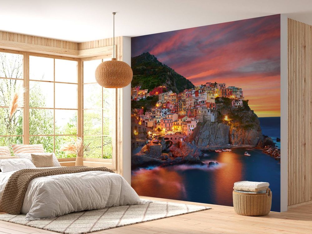 Italiaans stadje bij zonsondergang