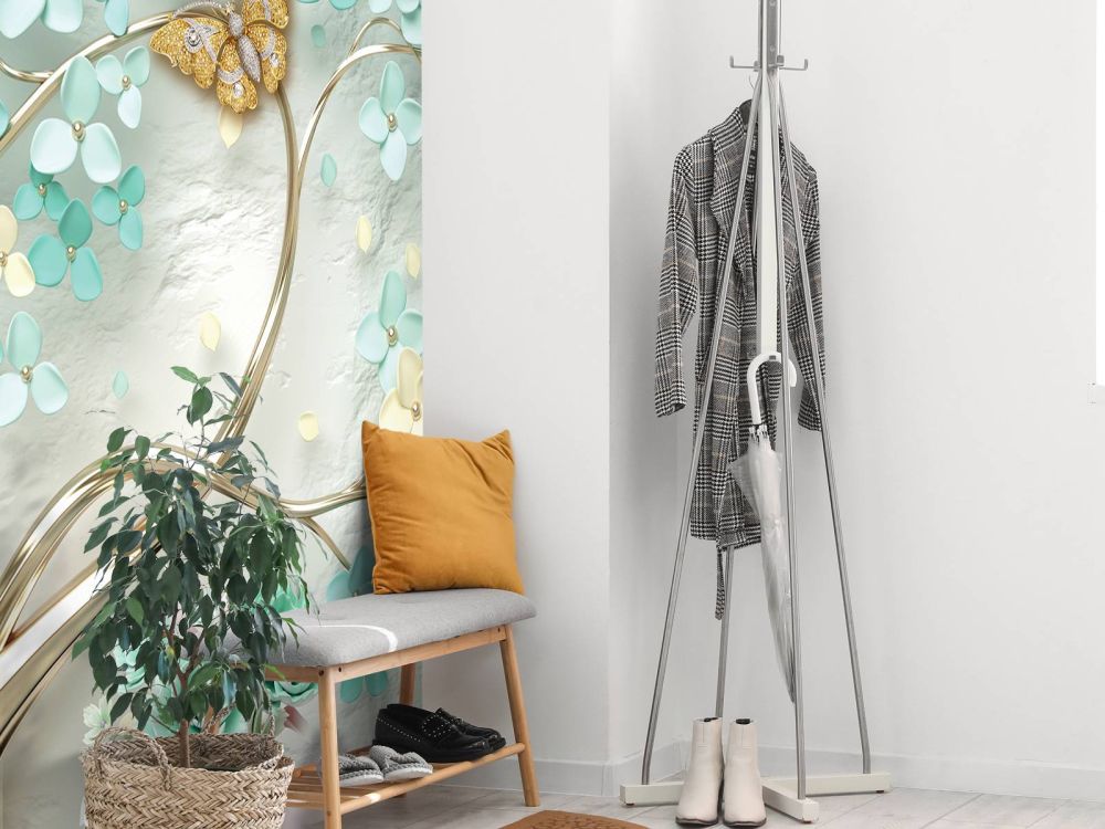 Gouden fantasieboom met groene bloemen