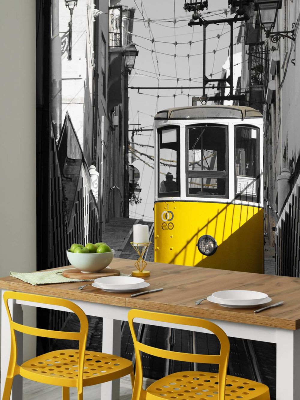 Tram zwart wit geel