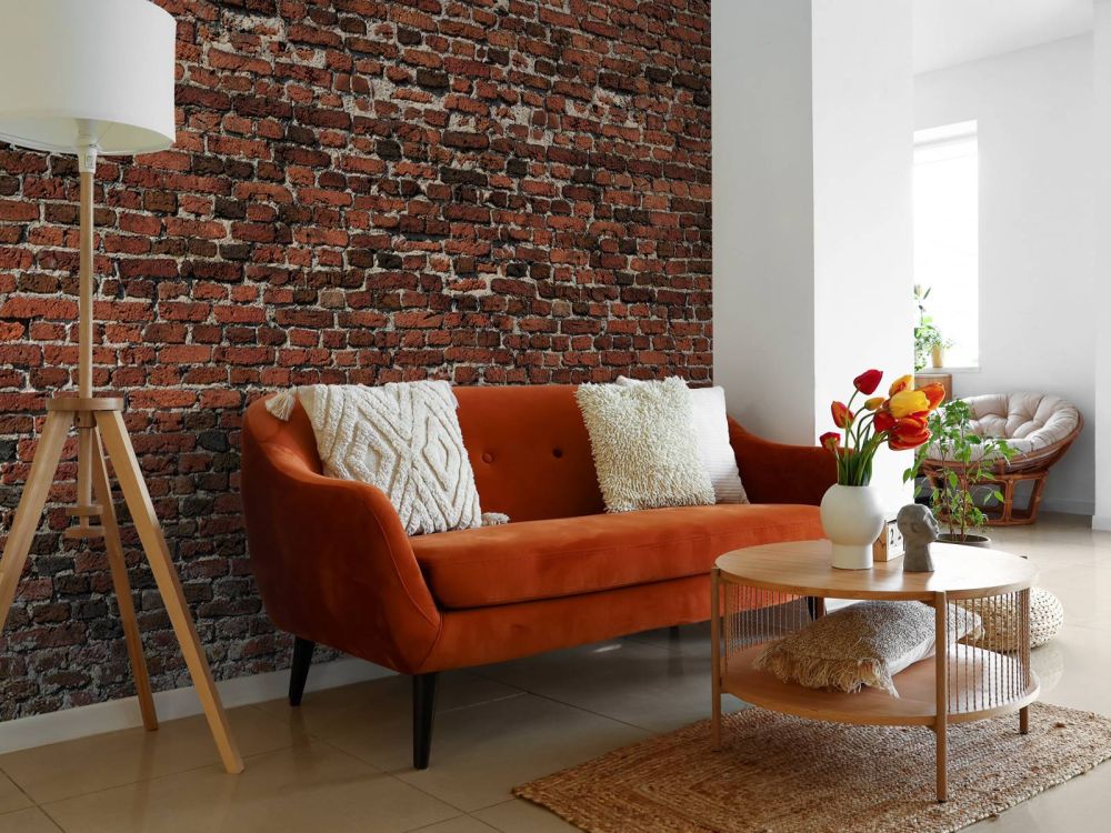 Oude gerestaureerde bakstenen muur