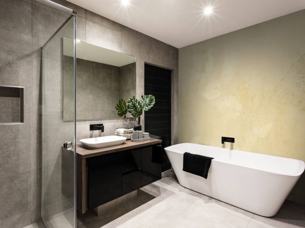 Weegbree en wilde geranium - tegenlicht