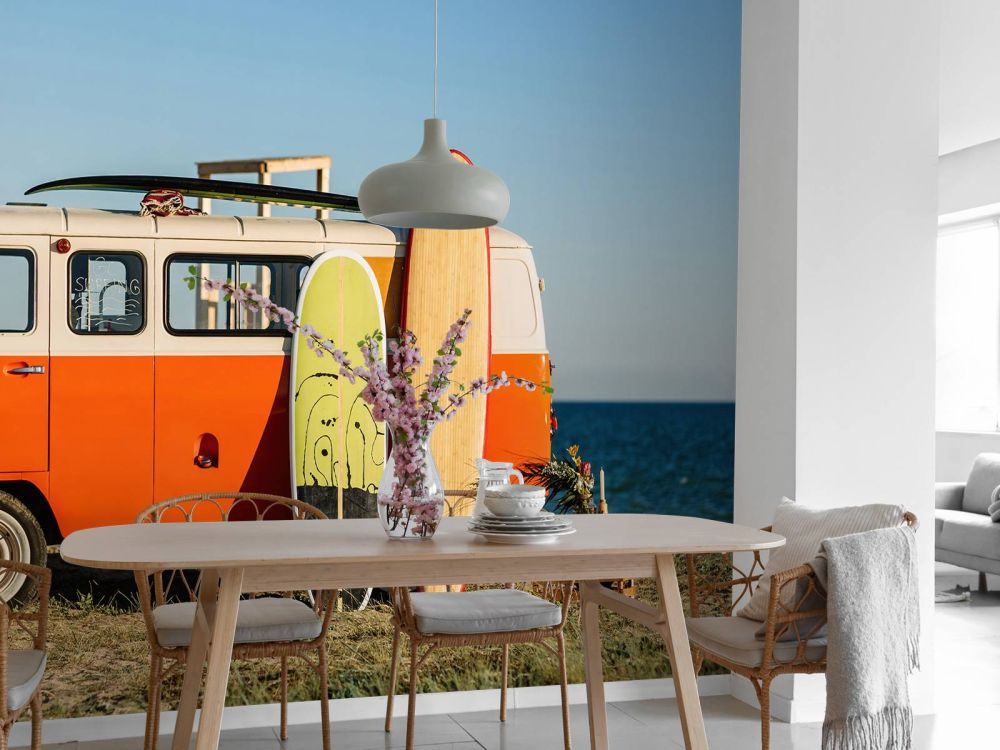 Bus met surfplank