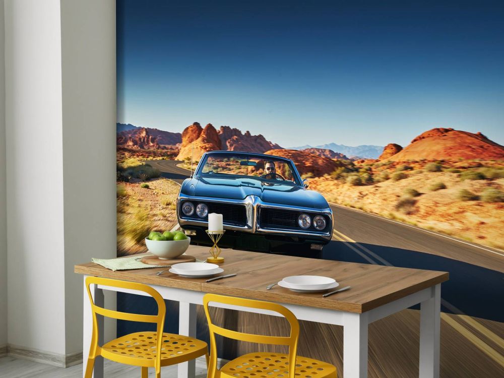 Muscle car in een Amerikaans landschap