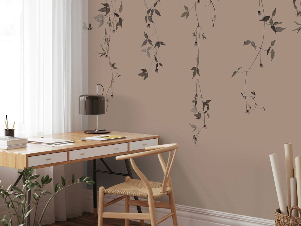 Clematis twijgen op taupe