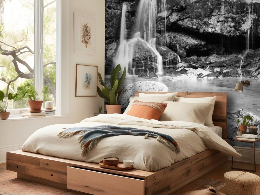 Waterval over een stenen wand 