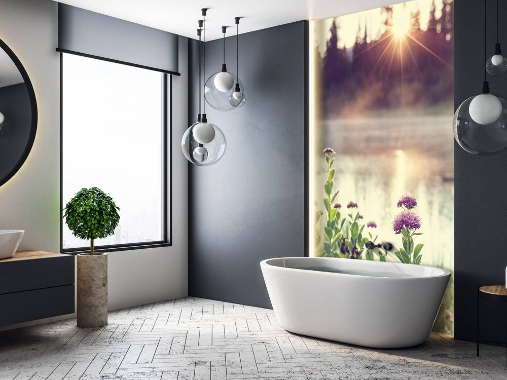 Dampend meer met bloemen