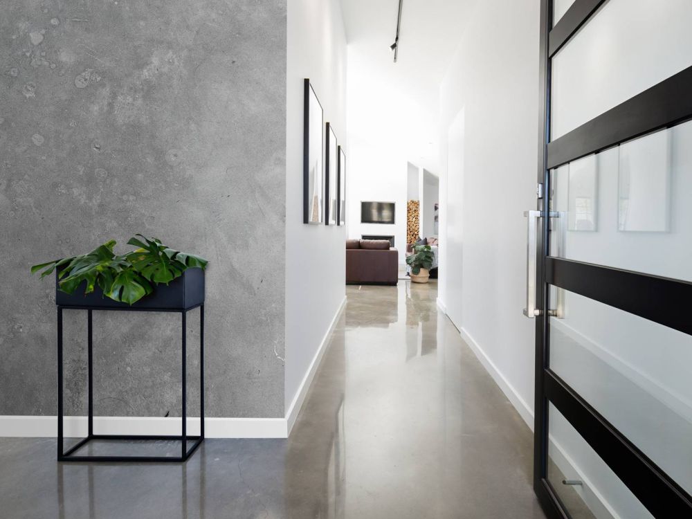 Behang met grijs beton