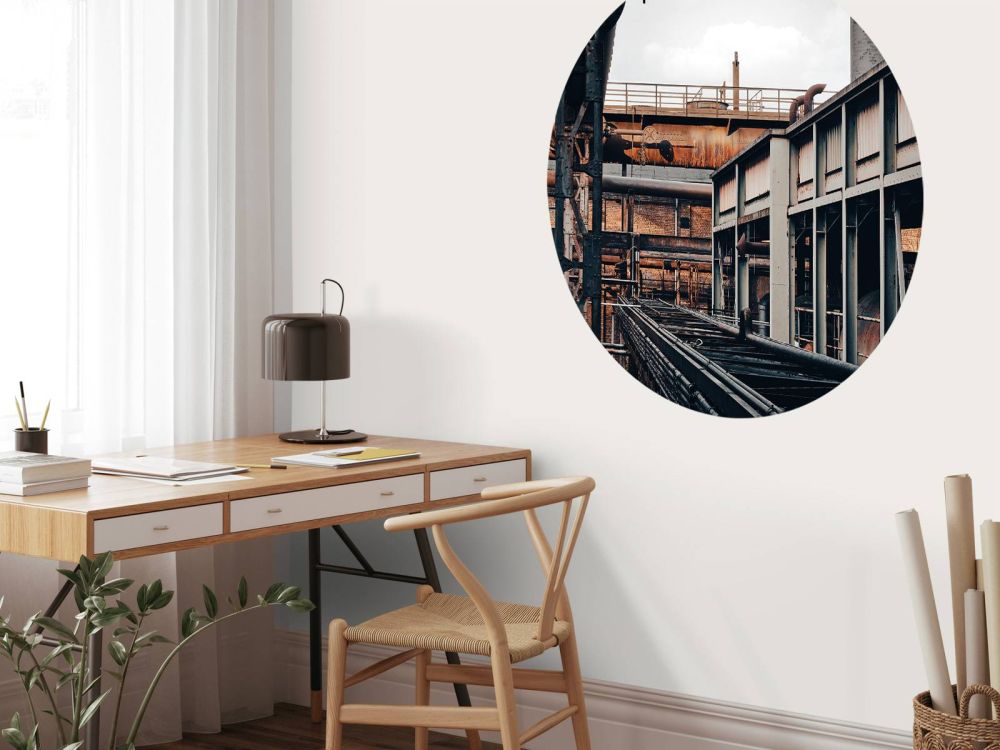 Rails bij oude een fabriek
