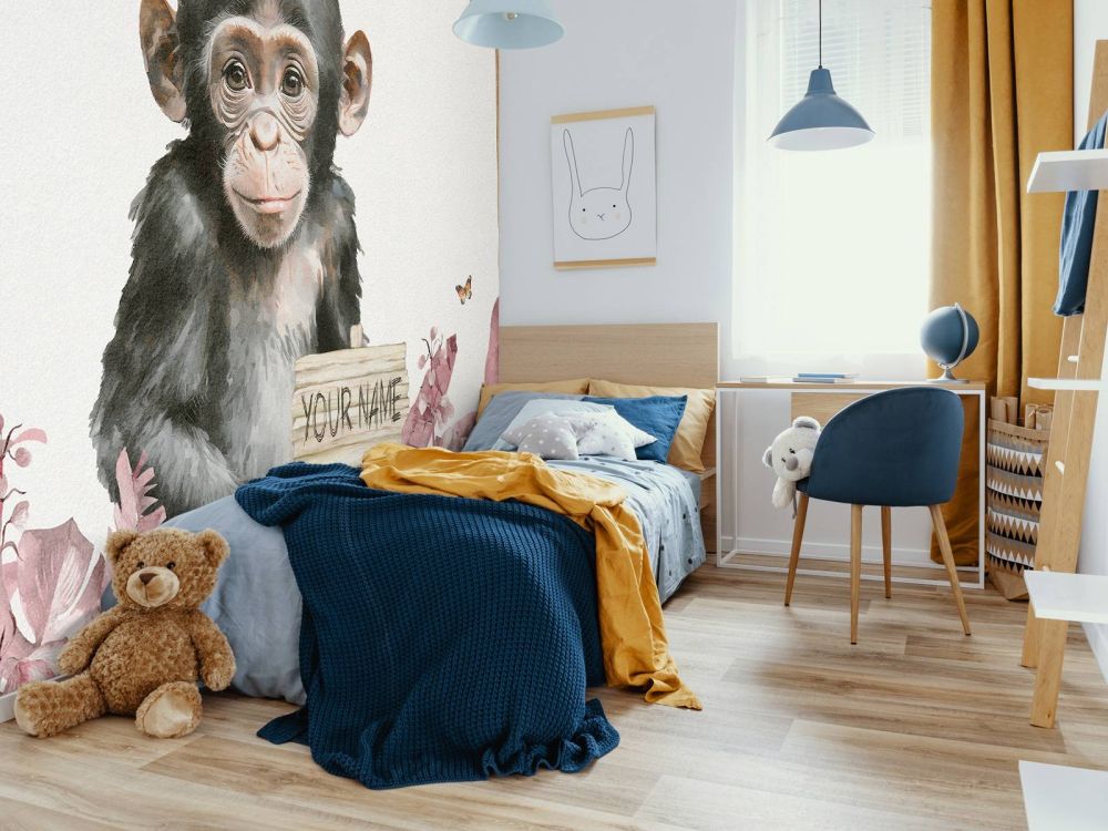 Baby chimpansee in de jungle roze
