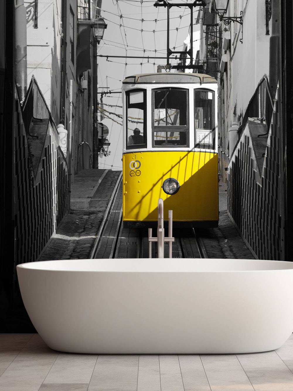 Tram zwart wit geel