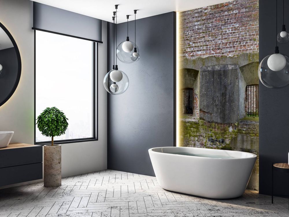 Verweerde muur met 2 nissen