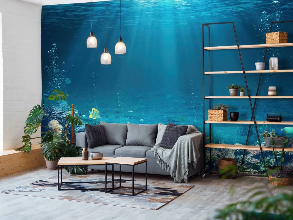 Zonnestralen door het water