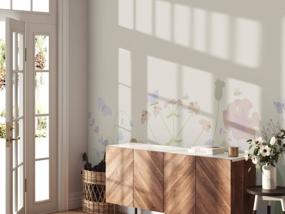 Bloemenveld met vlinders beige, oud roze, groen en lila