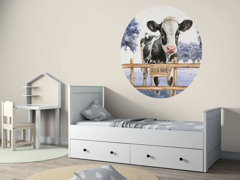 Jonge koe in een weiland blauw