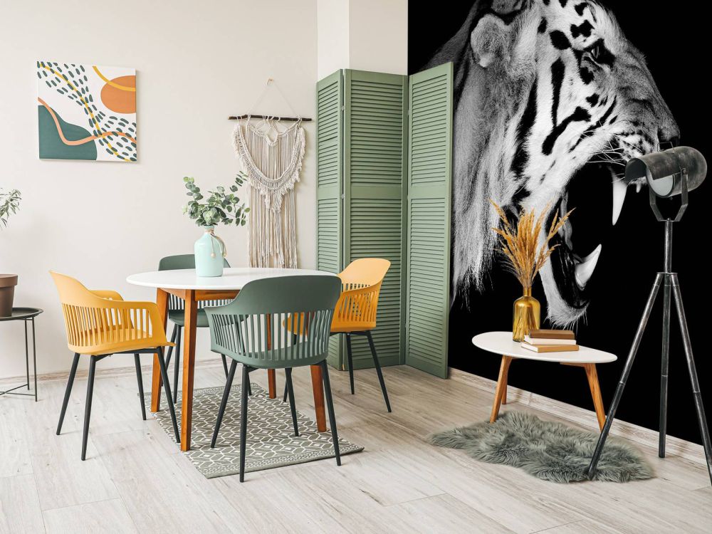 Roaring tiger black