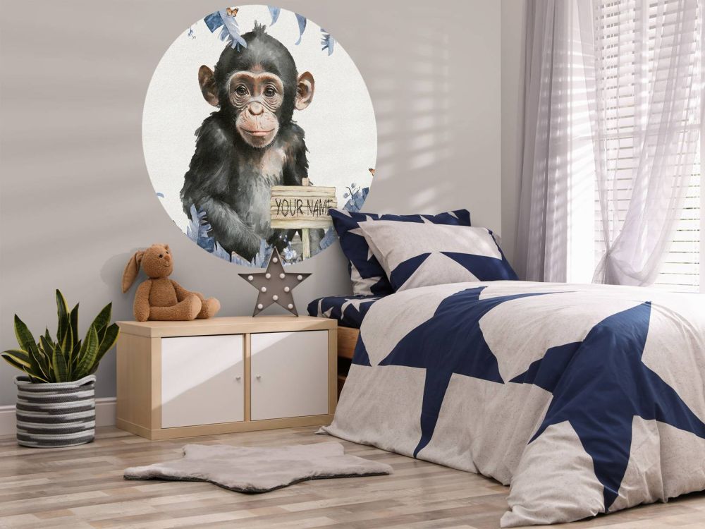 Baby chimpansee in de jungle blauw