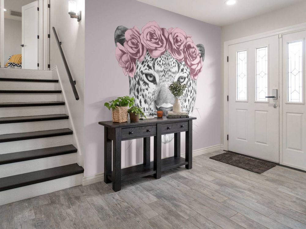 Luipaard met roze bloemen