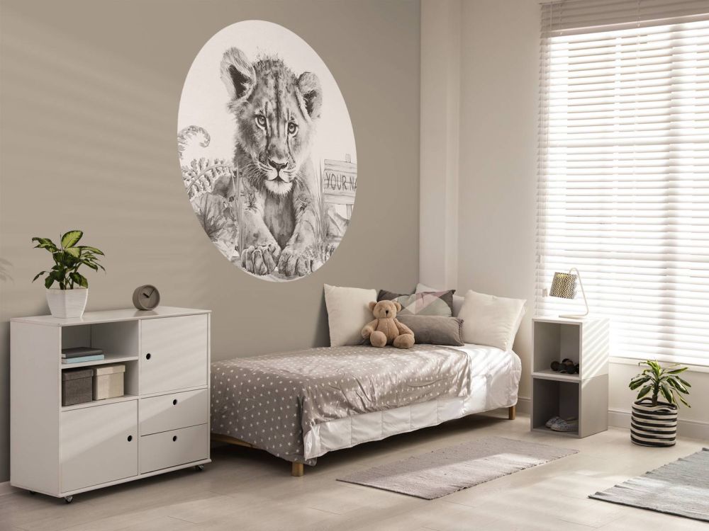 Jonge leeuw in de jungle beige