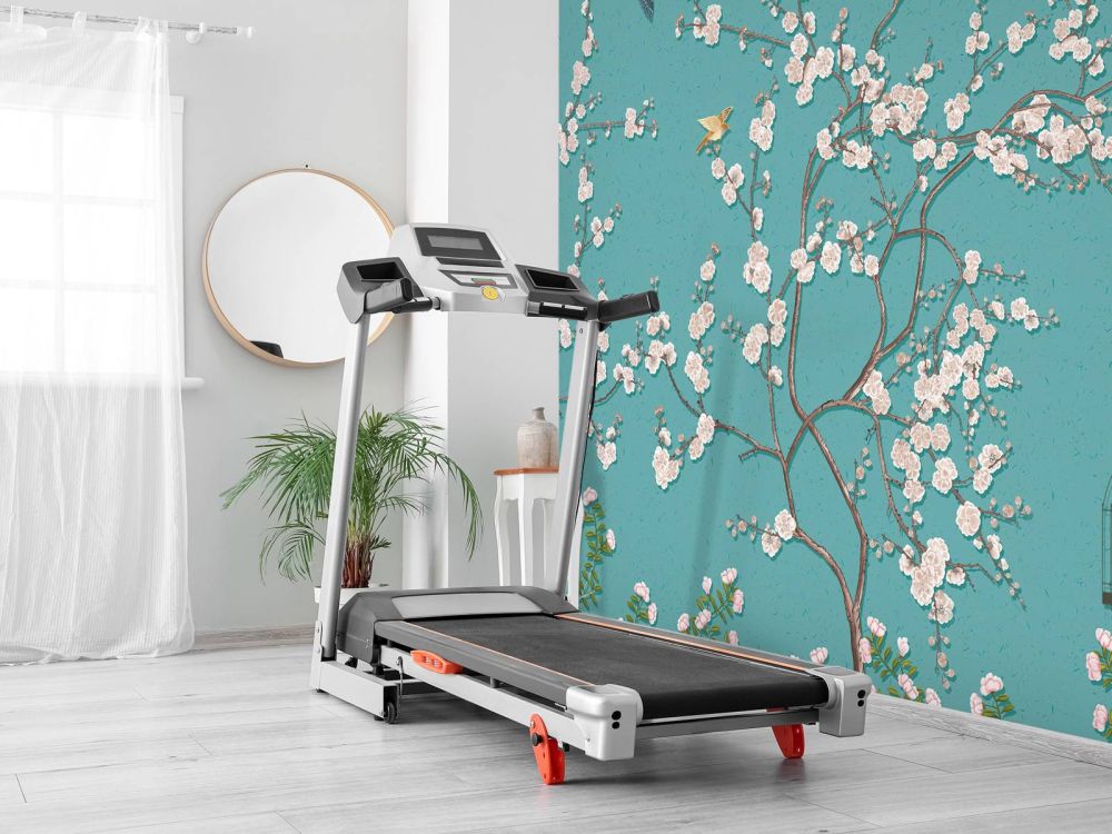 Getekende bloesemboom met vogels