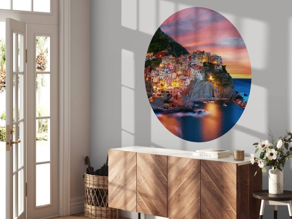 Italiaans stadje bij zonsondergang