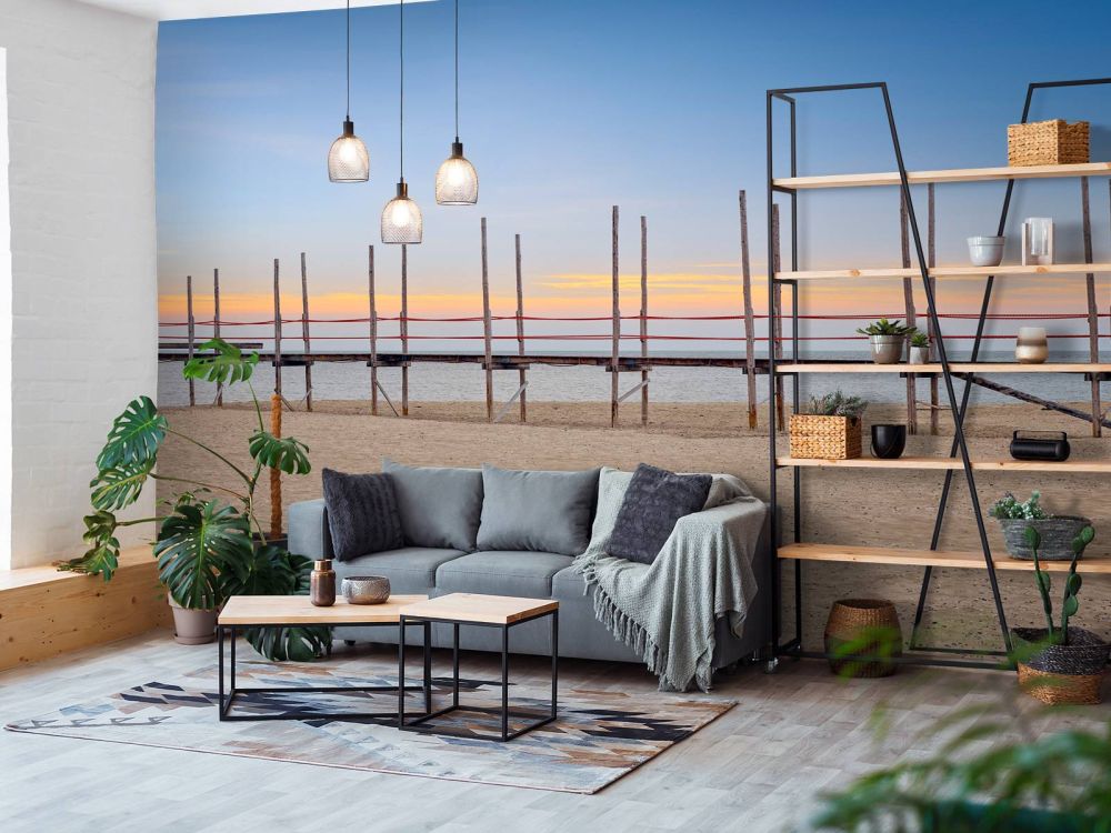 Lange steiger met houten palen