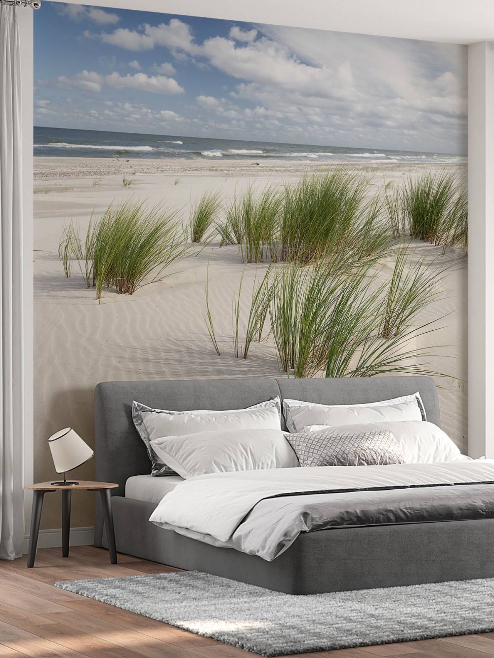 Strand met duinplanten