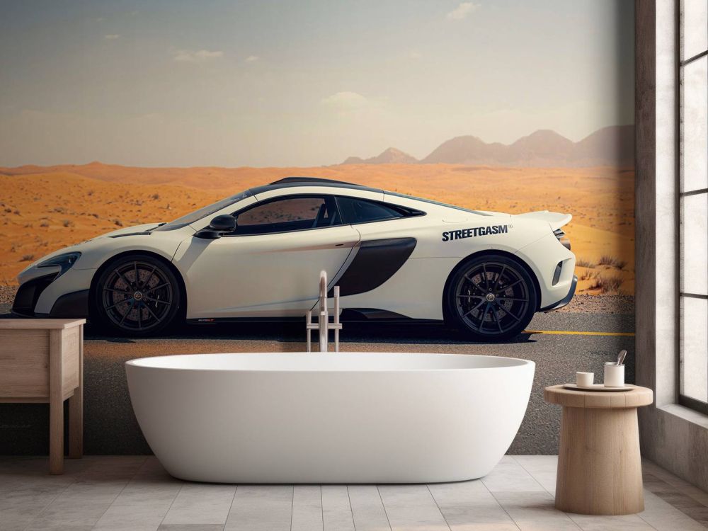 McLaren 675LT in de woestijn