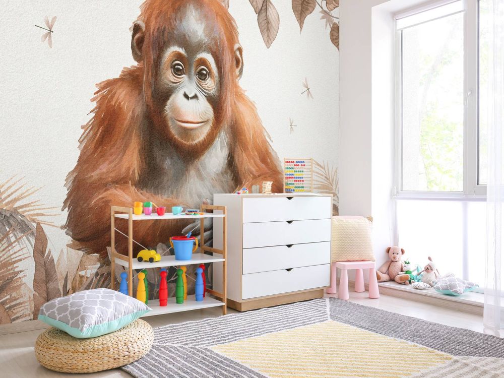 Jonge orang-oetan in de jungle taupe