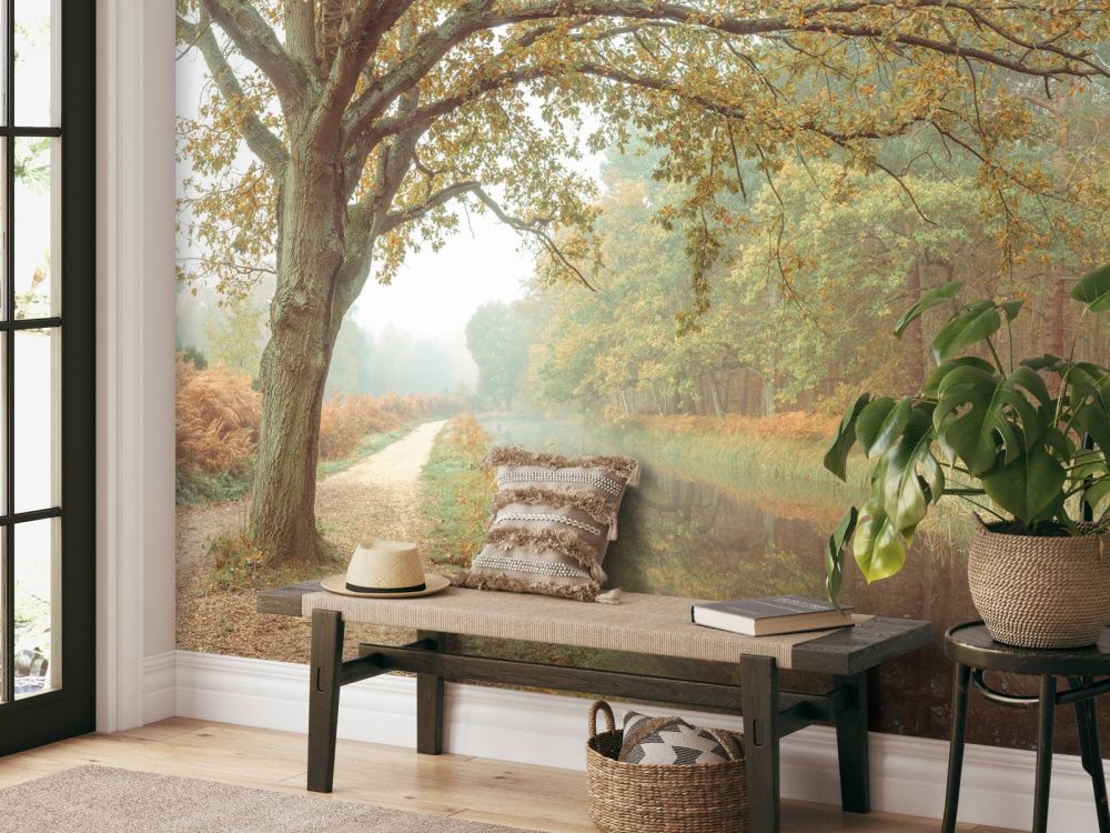Meer in herfstbos