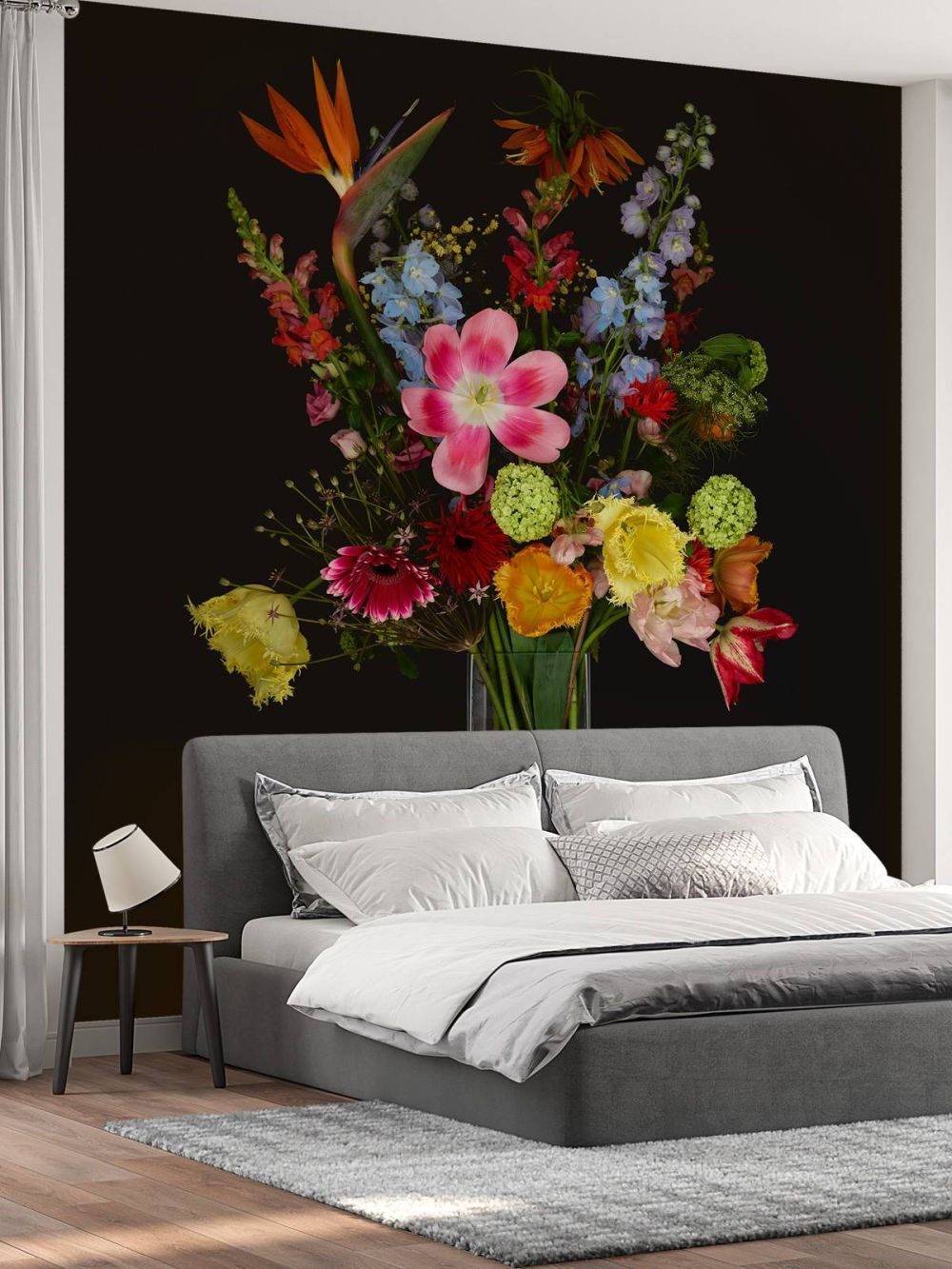 Boeket bloemen in glazen vaas
