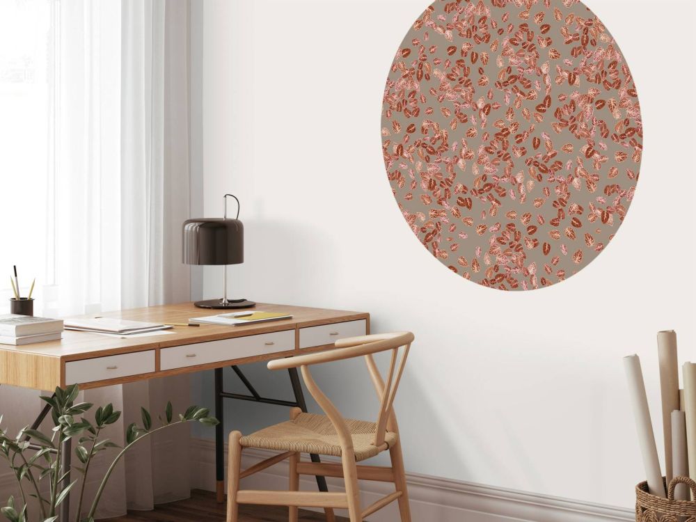 Kleine blaadjes op taupe