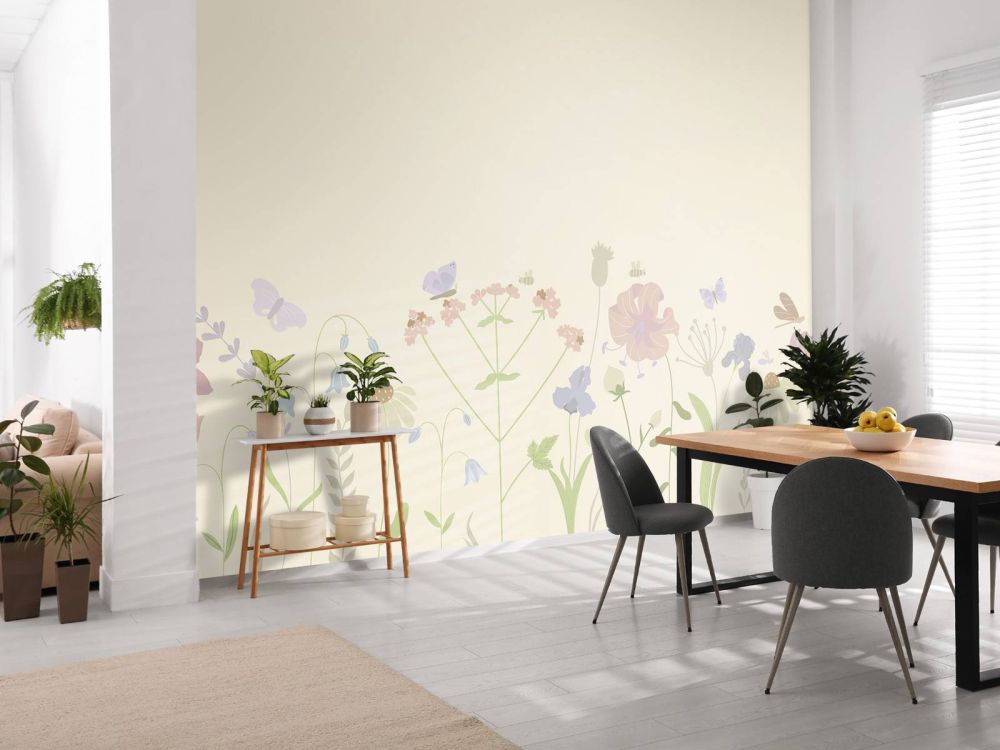 Bloemenveld met vlinders beige, oud roze, groen en lila