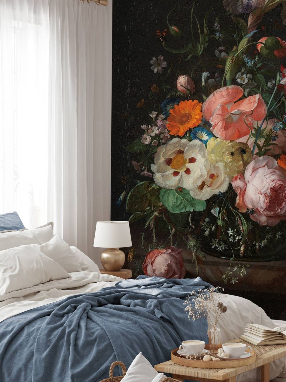 Stilleven met bloemen op een marmeren tafelblad