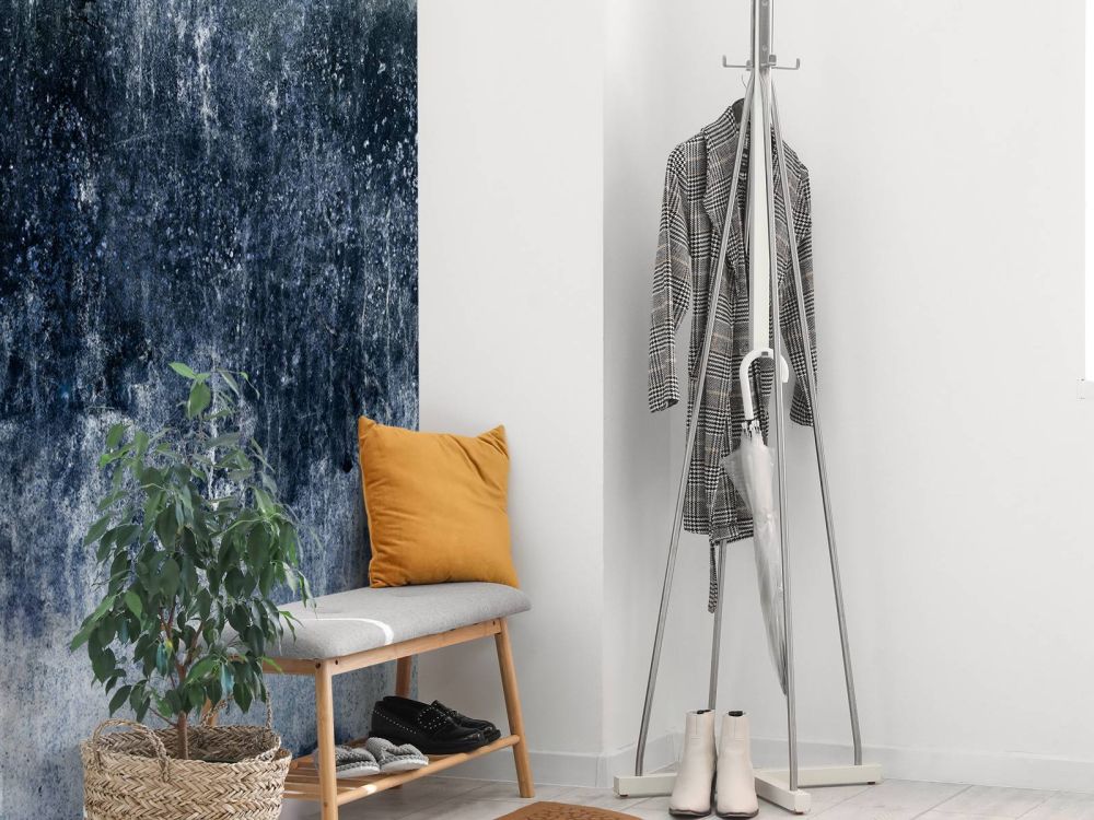 Oude verweerde blauwe muur