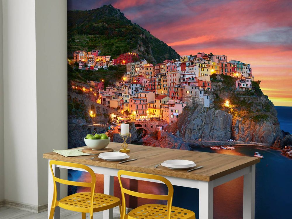 Italiaans stadje bij zonsondergang