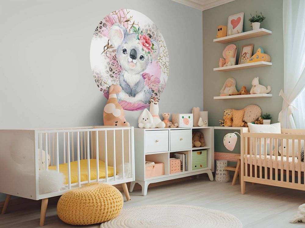 Baby koala savana