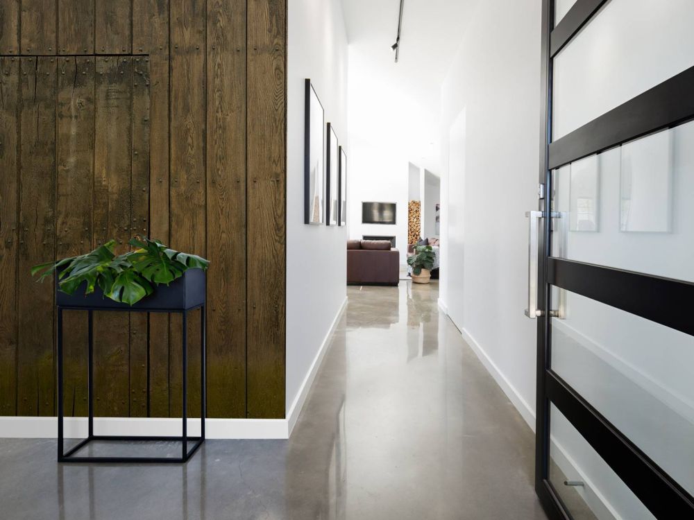 Houten muur met deur