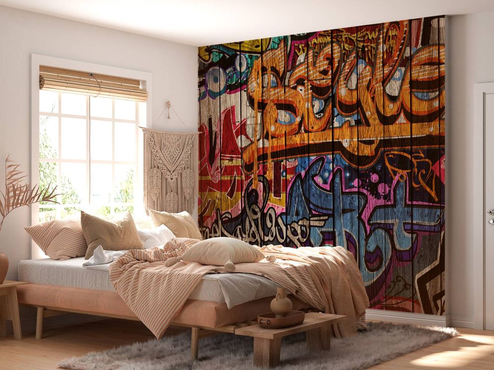 Graffiti met letters op hout