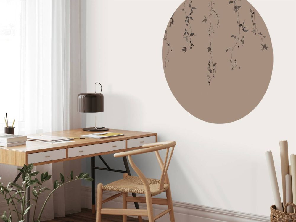 Clematis twijgen op taupe