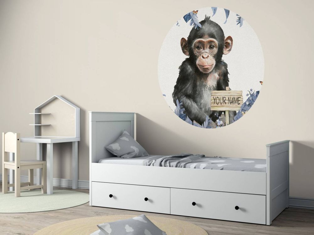 Baby chimpansee in de jungle blauw