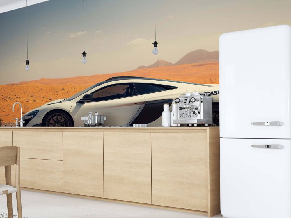 McLaren 675LT in de woestijn