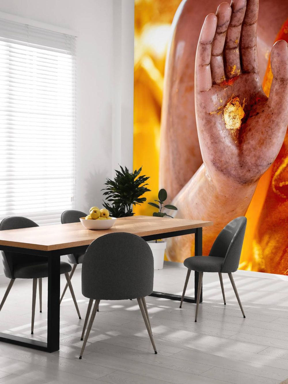 Handpalm met gouden plak Tempelcomplex Bangkok (Thailand)  